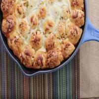 Spicy Cheesy Pull-Apart Bread image