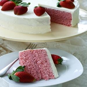Fresh Strawberry Cake with Cream Cheese Swiss Meringue Buttercream Recipe - (4.5/5)_image
