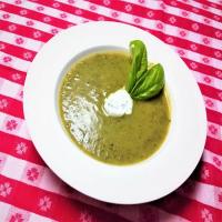 Zucchini Soup with Herbed Cream_image