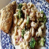 ~ Broccoli, Prosciutto and Tortellini Alfredo ~_image