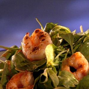 Arugula Salad with Seared Shrimp and Roasted Red Bell Pepper Vinaigrette_image