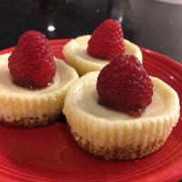 Mini Cheesecakes with Vanilla Wafers image