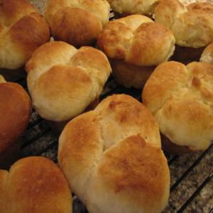 No Knead Parker House Rolls_image