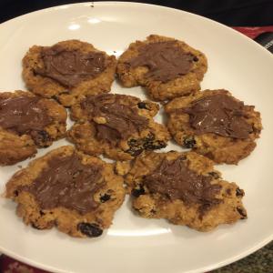 Just 1 Dozen Easy Oatmeal Cookies_image