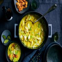 Coconut Cod Chowder With Seasoned Oyster Crackers_image