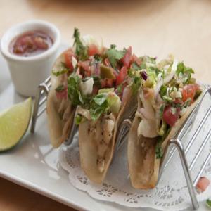 Shredded Chicken and Tomatillo Tacos_image