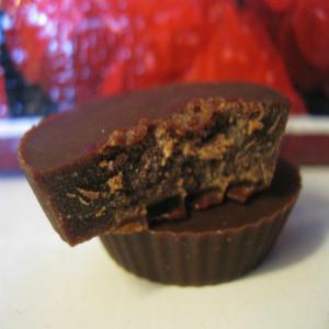 Melt-In-Your-Mouth Peanut Butter Chocolate Bites (Vegan) image
