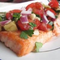 Chilled Salmon With Summer Tomato Salsa_image