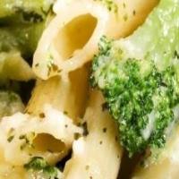 PASTA WITH BEANS, BROCCOLI & BACON_image