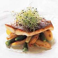 Roasted Striped Bass with Chive and Sour Cream Sauce_image