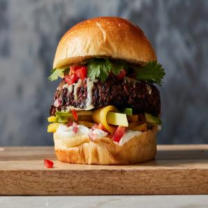 Jamie Oliver's Vegetarian Black Bean Burgers_image