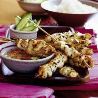 Chicken skewers with cucumber & shallot dip_image