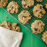 Gluten-Free Vegan Oatmeal Raisin Cookies_image