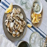 Grilled Clams With Herb Butter_image
