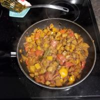 Bell Pepper, Tomato, and Potato Indian Curry_image