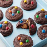 Peanut Butter Cup-Stuffed Brownie Cookies_image