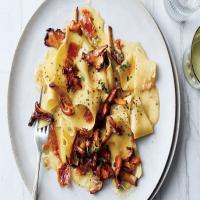 Pasta With Mushrooms and Prosciutto image