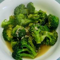 Braised Broccoli with Garlic, Anchovies & Wine_image