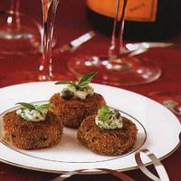 Broiled Crab Cakes with Chive and Caper Sauce_image