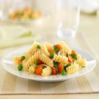 Mini Rotini with Carrots and Peas_image