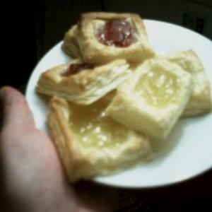 Puff pastry jam tarts_image