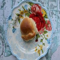 Amish Butter and Egg Dinner Rolls image