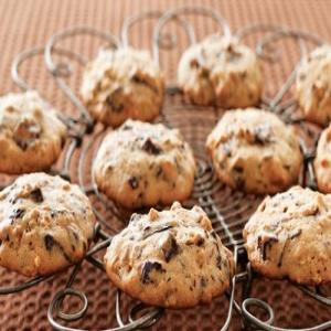 Dark Chocolate Chunk-Granola Cookies_image