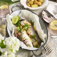 Sea bass en papillote with Thai flavours image