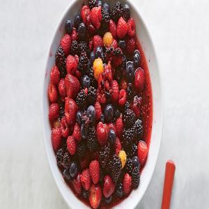 Mascerated Berries with Vanilla Cream_image