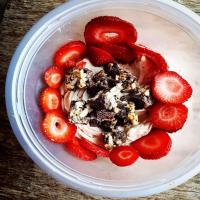 Dessert Yogurt Protein Bowl_image