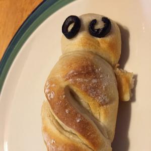 Easy Halloween Mummy Dogs - Undead Pigs in Blanket Recipe - (4.5/5) image