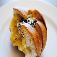 Swiss Cheese Bread with Beau Monde Seasoning_image