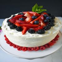 Berry Chantilly Cream Cake_image