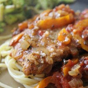 Veal Scallopini in a Sweet Red Pepper Sauce_image