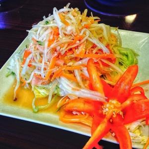Green Papaya Salad (Som Tum) (Vegan W/ Raw Option)_image