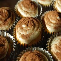 Tiramisu Cupcakes (Uses Cake Mix)_image