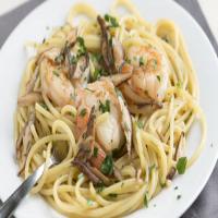 Shrimp and Pasta with Mushrooms image
