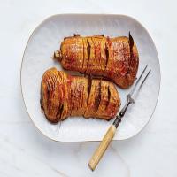 Hasselback Butternut Squash With Bay Leaves_image