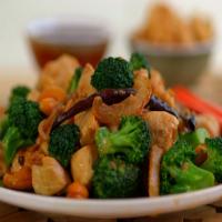 Paleo Chinese Chicken and Broccoli image