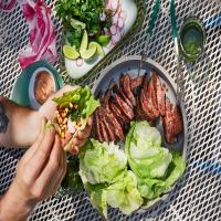 Spicy Steak Salad Wraps image