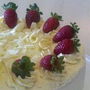 Light Strawberry Layer Cake Recipe_image