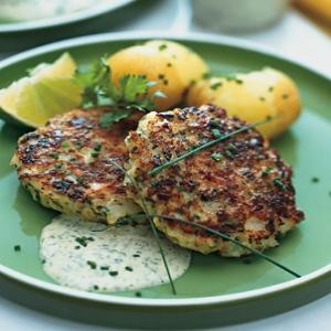 Scallop Cakes with Cilantro-Lime Mayonnaise and New Potatoes_image
