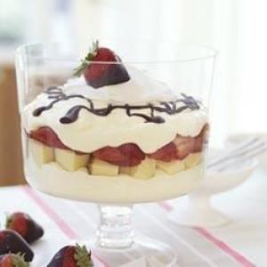 Layered Strawberry Cheesecake Bowl_image