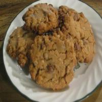 Oat-Rageous Chocolate Chip Cookies_image