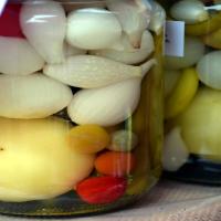 Hawaiian pickled onions_image