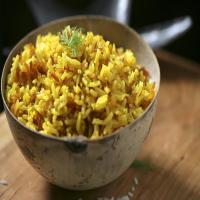 Stuck-Pot Rice With Yogurt and Spices image