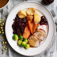Slow-cooker turkey breasts with wine & bacon_image