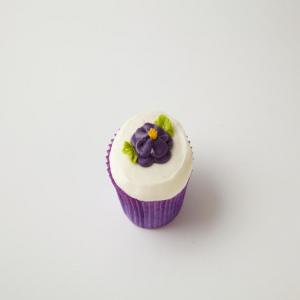 Pansy Flower Cupcakes_image