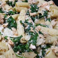 Salmon Pasta with Spinach and Artichokes_image