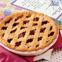 Rhubarb Raspberry Pie image